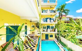 Golden Banana Residence